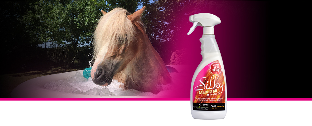 Zorg voor gladde, glanzende, klittenvrije manen en staart van uw paard met onze luxe conditioneringsspray