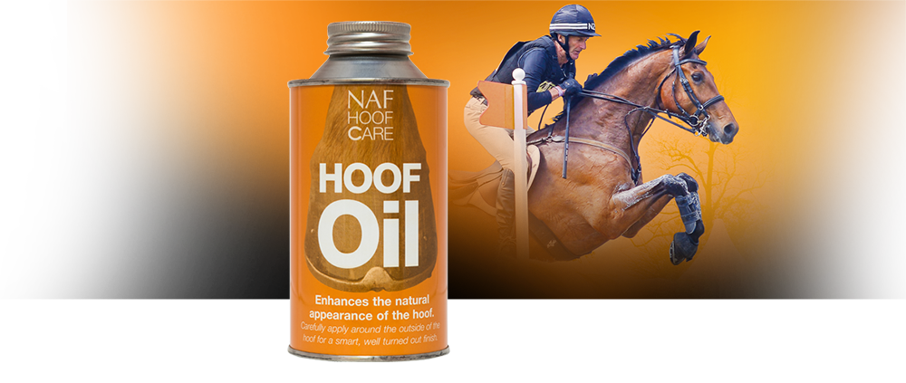 Quality hoof oil to give the hoof a natural polished look